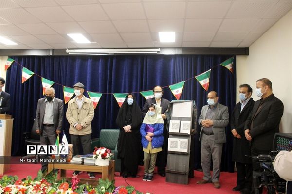 مراسم رونمایی از کتاب هزار نگار در بوشهر