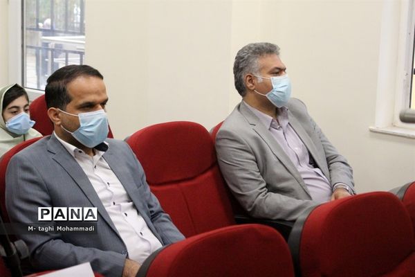 مراسم رونمایی از کتاب هزار نگار در بوشهر