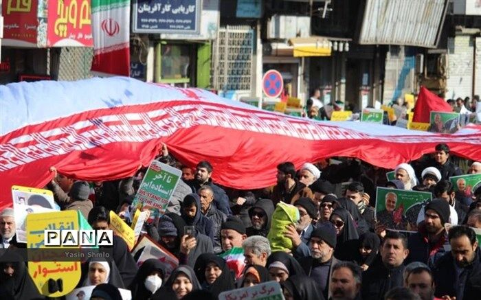 یک معلم مبارز: دانش‌آموزانی که به تظاهرات می‌بردم امروز مدیران این کشور هستند