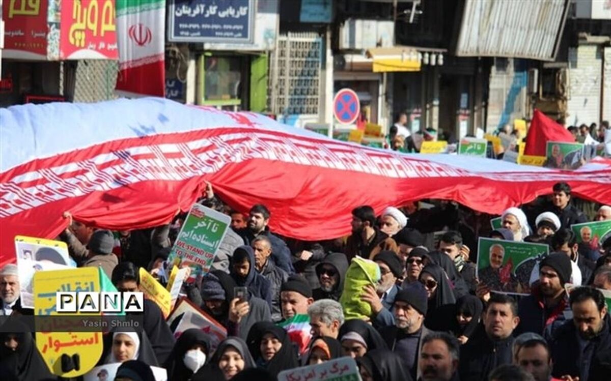یک معلم مبارز: دانش‌آموزانی که به تظاهرات می‌بردم امروز مدیران این کشور هستند