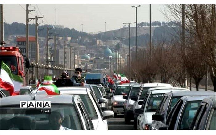 حضور پرشور دانش‌آموزان و فرهنگیان در راهپیمایی خودرویی پیشوا
