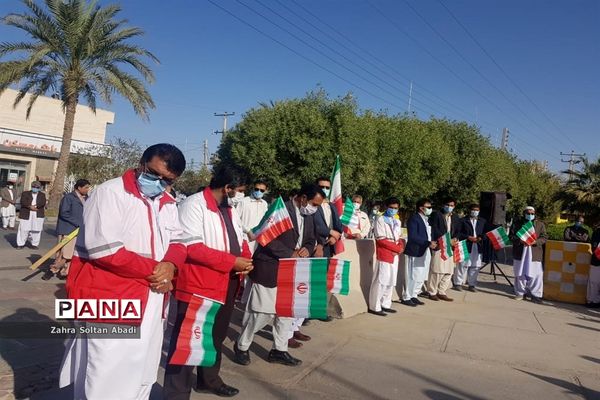 رژه موتورسواران و خودروها به مناسبت دهه فجر در ایرانشهر