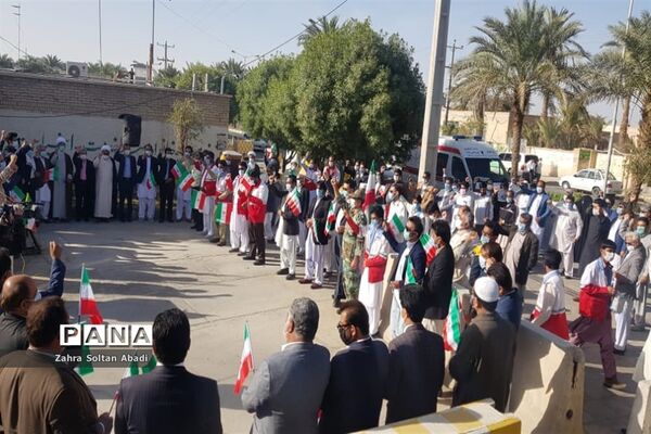 رژه موتورسواران و خودروها به مناسبت دهه فجر در ایرانشهر