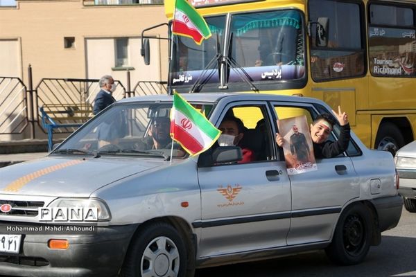 جلوه های باشکوه حضور مردم در راهپیمایی متفاوت پردیس‬