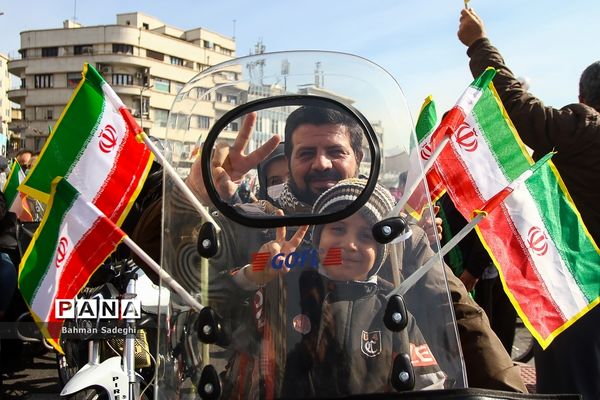 راهپیمایی یوم الله ۲۲ بهمن در تهران- 3