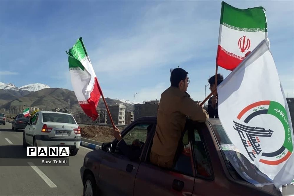 راهپیمایی  موتوری و خودرویی ۲۲ بهمن، با حضور اهالی پردیس