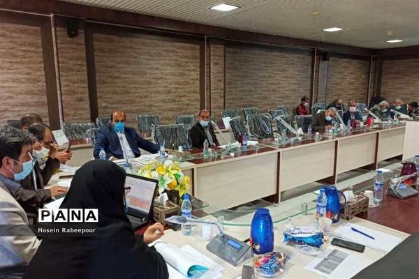 کارگاه هم اندیشی برنامه عملیاتی سالانه تعالی مدیریت مدرسه در دلوار