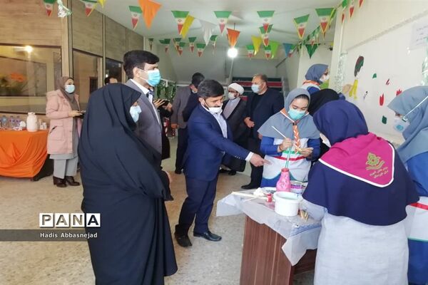 جشنواره نقاشی همگانی به‌مناسبت دهه فجر در ناحیه یک اهواز