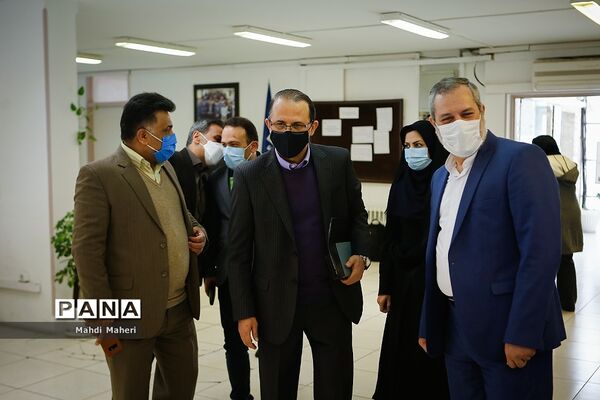 تقدیر از تاکسیران امانتدار در خبرگزاری پانا