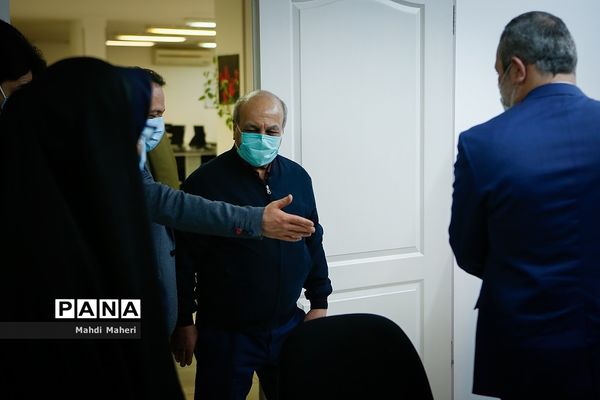 تقدیر از تاکسیران امانتدار در خبرگزاری پانا