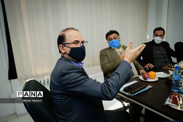 تقدیر از تاکسیران امانتدار در خبرگزاری پانا