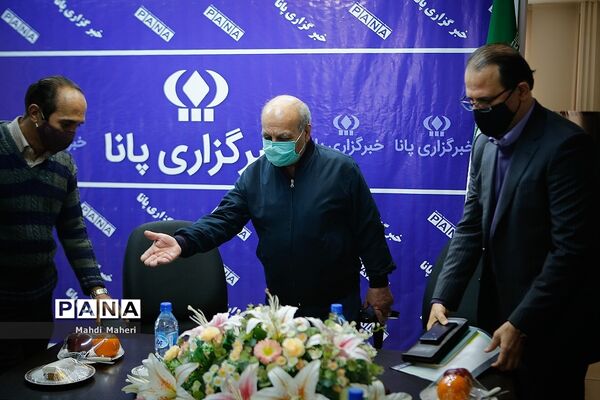 تقدیر از تاکسیران امانتدار در خبرگزاری پانا
