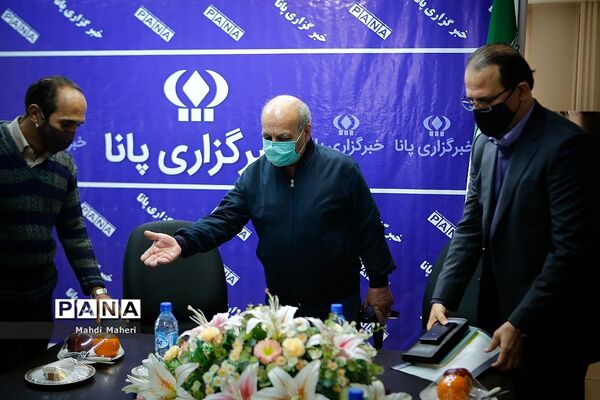 تقدیر از تاکسیران امانتدار در خبرگزاری پانا