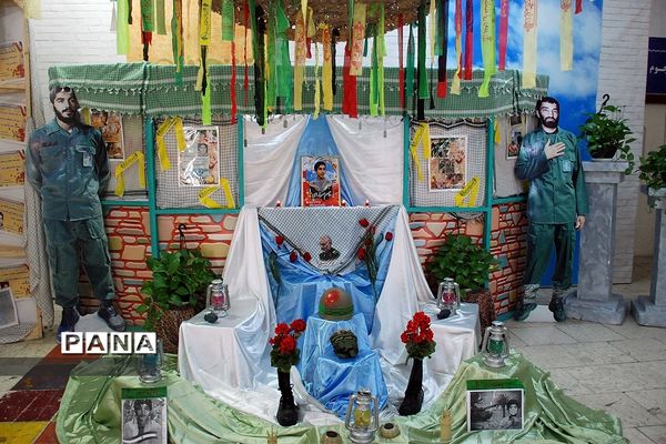 برپایی جشن پیروزی انقلاب اسلامی در کانون سمیه ناحیه یک شهرری