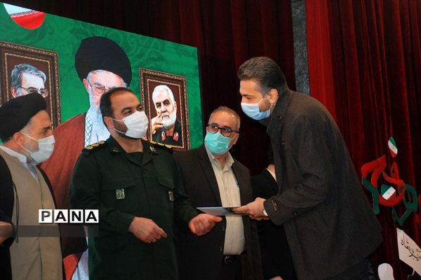 برپایی جشن پیروزی انقلاب اسلامی در کانون سمیه ناحیه یک شهرری