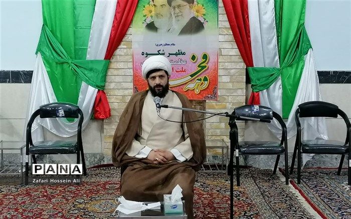 دلدادگی مردم به دین از برکات انقلاب اسلامی و دستاوردهای آن است