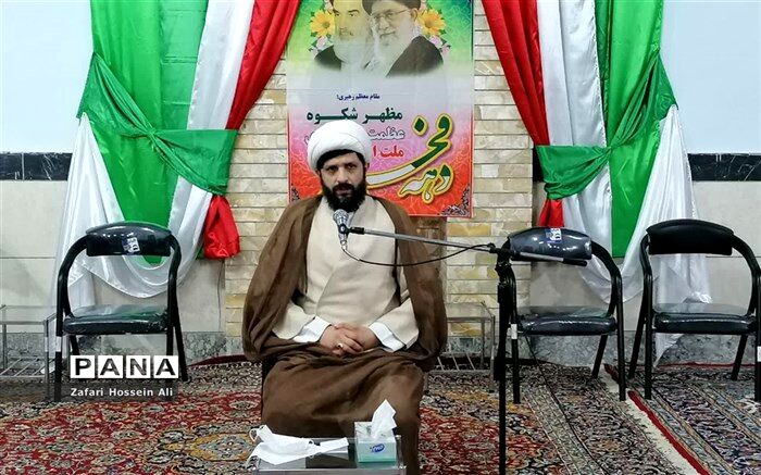 دلدادگی مردم به دین از برکات انقلاب اسلامی و دستاوردهای آن است