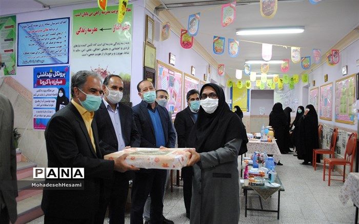 معلمان مدافعان شجاع و جان برکف فرهنگ جامعه هستند