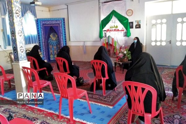 برگزاری مراسم گرامیداشت  دهه فجردر دبیرستان عبدالعلی بیرجندی