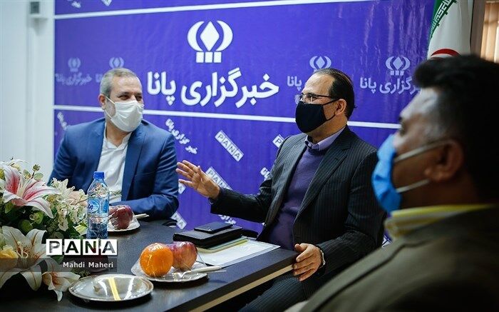 بحری‌زاده: تاکسیران امانتدار، الگوی زنده تربیتی برای دانش‌آموزان است