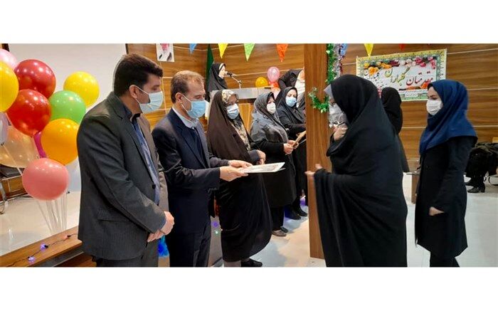 از بانوان اداره کل آموزش و پرورش استان کردستان و نواحی یک و دو سنندج تجلیل شد