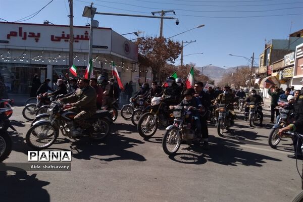 راهپیمایی خودرویی 22 بهمن درشهرستان نی ریز