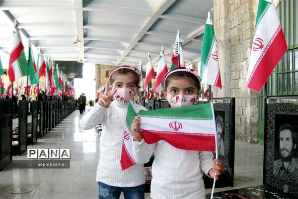 راهپیمایی خودرویی 22 بهمن درشهرستان نی ریز