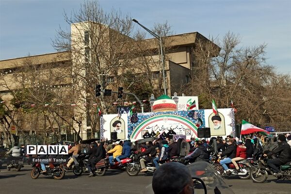 آخرین راهپیمایی 22 بهمن قرن
