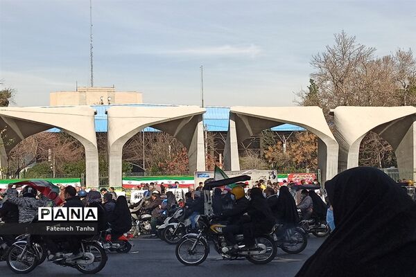 آخرین راهپیمایی 22 بهمن قرن