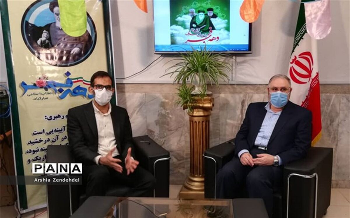 برگزاری جشن مجازی پیروزی انقلاب  در دبیرستان حر بن ریاحی منطقه چهار