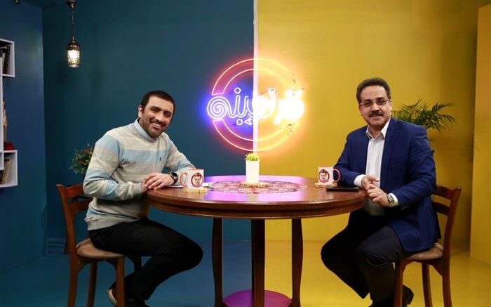 مجری به خانه بر می گردیم در شبکه پنج قرنطینه شد