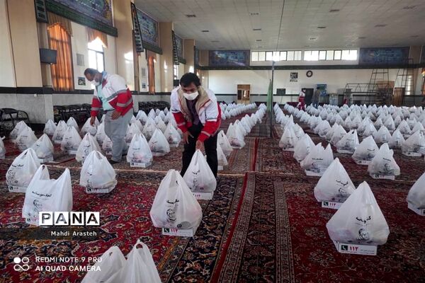 تهیه و توزیع بسته های معیشتی بین نیازمندان شهرستان خوسف استان خراسان جنوبی