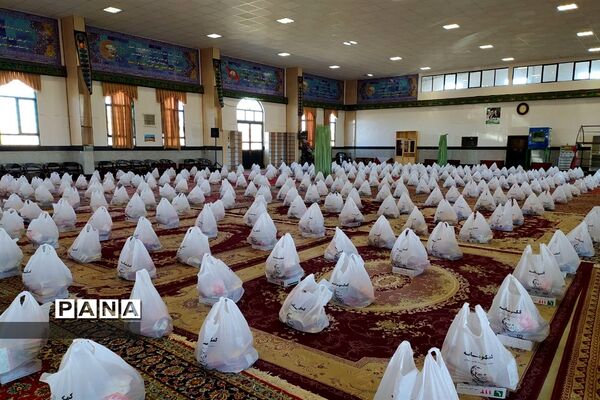 تهیه و توزیع بسته های معیشتی بین نیازمندان شهرستان خوسف استان خراسان جنوبی
