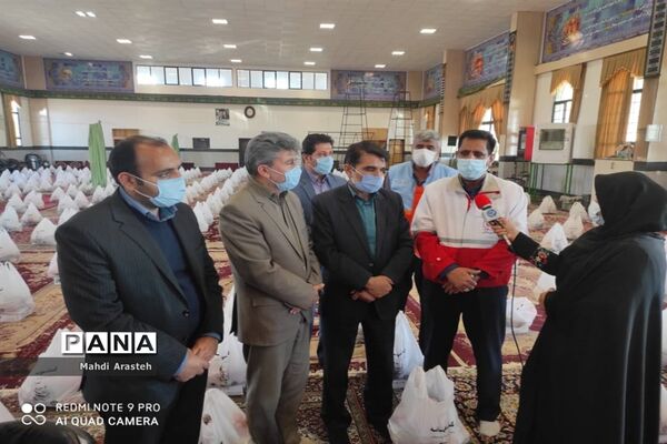تهیه و توزیع بسته های معیشتی بین نیازمندان شهرستان خوسف استان خراسان جنوبی