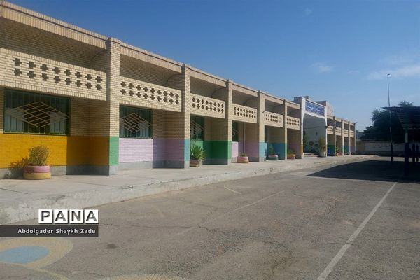 پرورش خلاقیت دانش‌آموزان در کنار پرورش گل و گیاه در چابهار