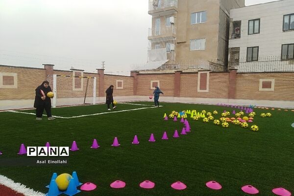 آیین افتتاح زمین چمن مدرسه  شهید محسن فخری زاده در شهریار