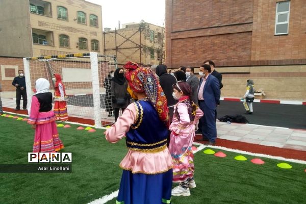 آیین افتتاح زمین چمن مدرسه  شهید محسن فخری زاده در شهریار