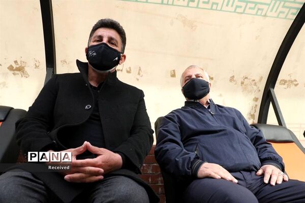 دیدار منتخب سرخابی‌ها و منتخب جام جهانی ۱۹۹۸ فرانسه
