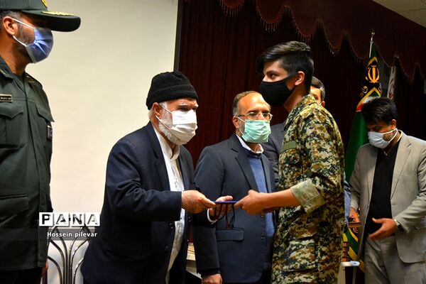 اختتامیه نمایشگاه مدافعان انقلاب اسلامی در بیرجند استان خراسان جنوبی
