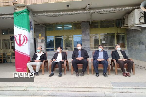 تجلیل از دانش‌آموزان برتر دبیرستان ماندگار مدرس آموزش و پرورش ناحیه دو شهر ری