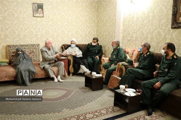 دیدار جانشین فرمانده‌کل سپاه پاسداران با خانواده شهدا در شهرری