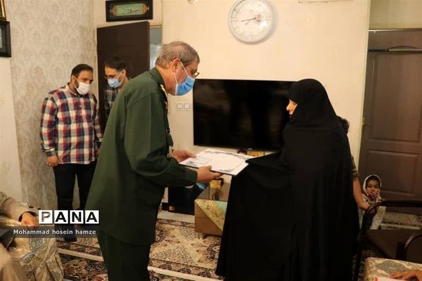 دیدار جانشین فرمانده‌کل سپاه پاسداران با خانواده شهدا در شهرری