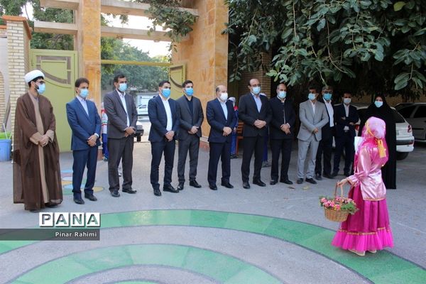 بازدید مدیرکل تربیت بدنی و فعالیت‌های ورزشی وزارت آموزش و پرورش  از مدرسه شهید معینی  بوشهر