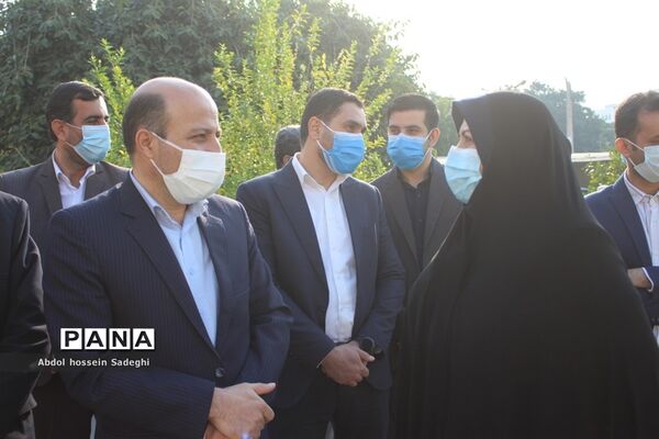 بازدید مدیرکل تربیت بدنی و فعالیت‌های ورزشی وزارت آموزش و پرورش  از مدرسه شهید معینی  بوشهر