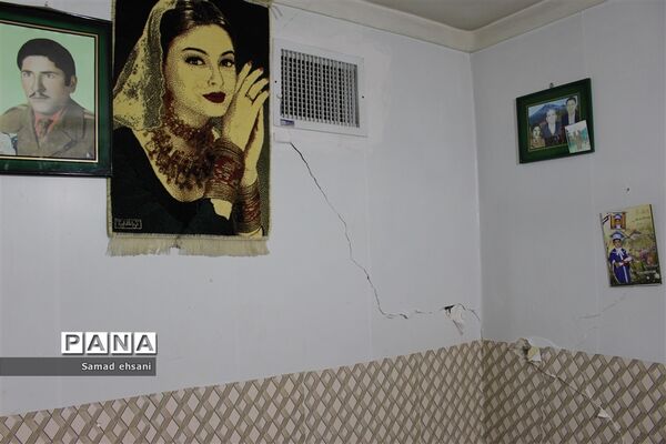 آسیب جدی زمین لرزه به  منازل مسکونی شهر سی سخت -1
