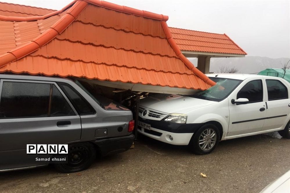 تخریب دیوار باغ ها و خسارت سنگین به  امکان تفریحی شهر سی سخت بر اثر زلزله