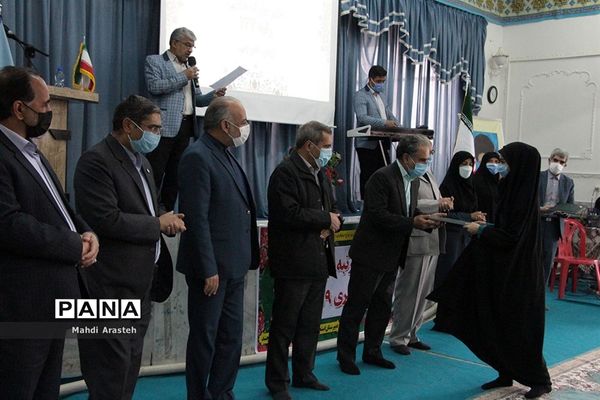 تقدیر ازرتبه‌های برترکنکورسال جاری دبیرستان استعدادهای درخشان