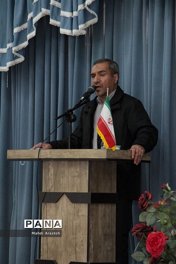 تقدیر ازرتبه‌های برترکنکورسال جاری دبیرستان استعدادهای درخشان