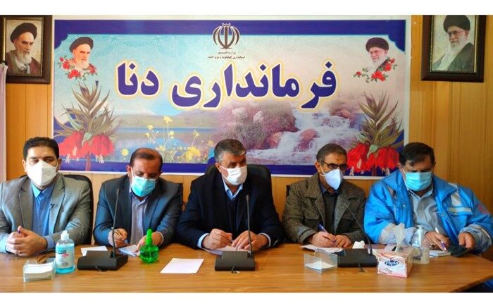 ۱۸۰۰ تخته چادر و ۱۲۰۰ بسته غذایی میان زلزله‌زدگان سی‌سخت توزیع شد