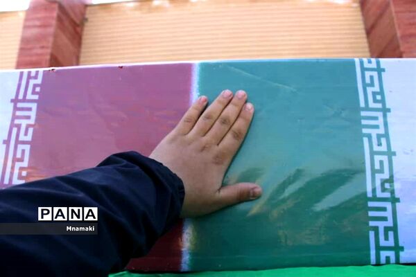 تشییع پیکر ۲ شهید گمنام دوران دفاع مقدس در شهر نوش آباد کاشان